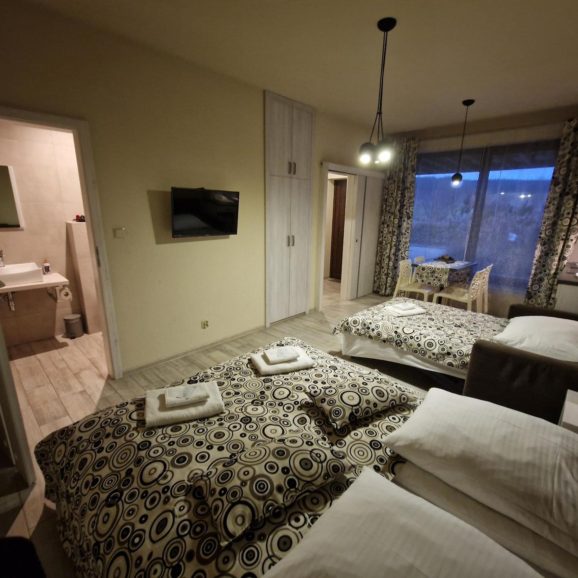 Tajemniczy Ogrod - Bed & Breakfast Szczytna