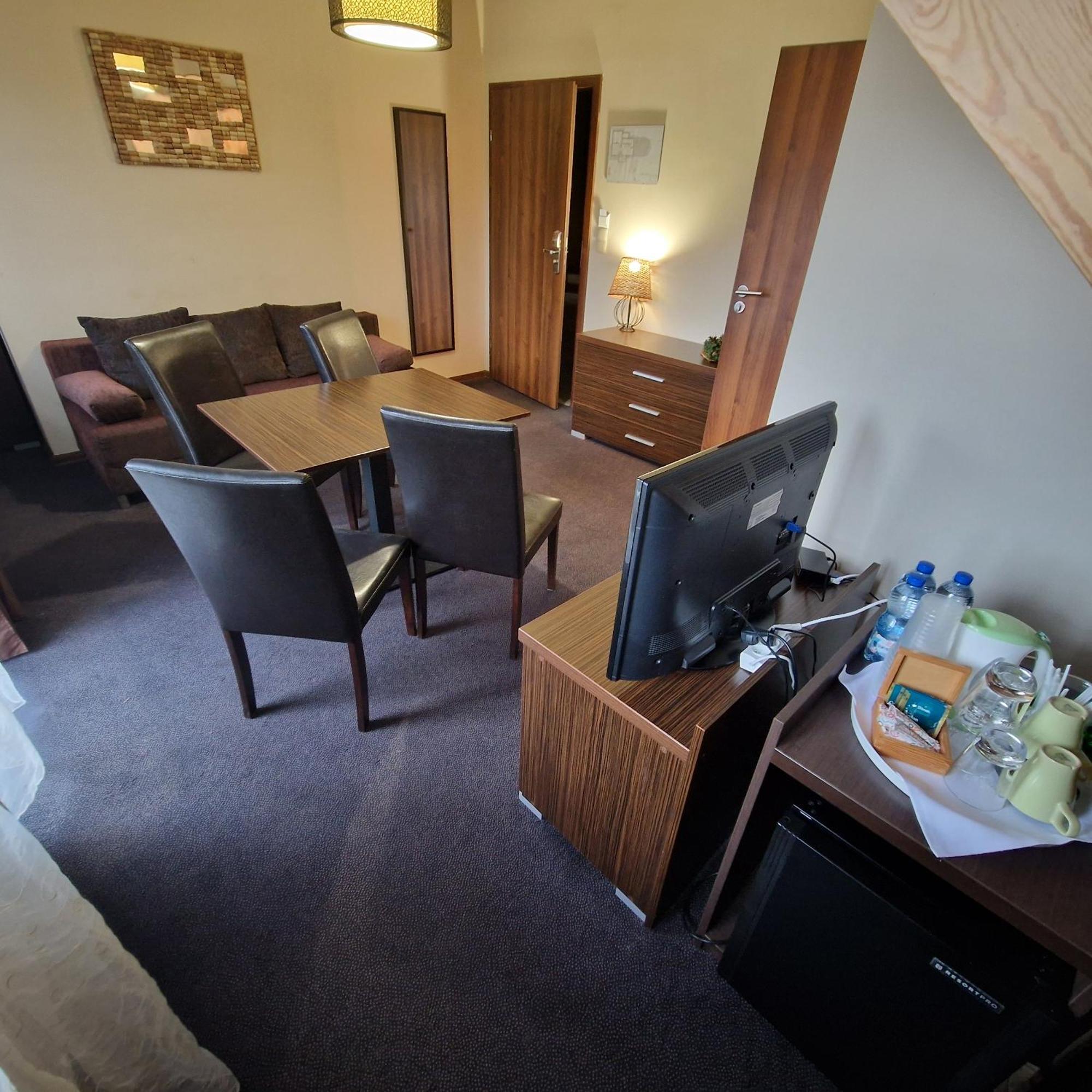 Tajemniczy Ogrod - Bed & Breakfast Szczytna