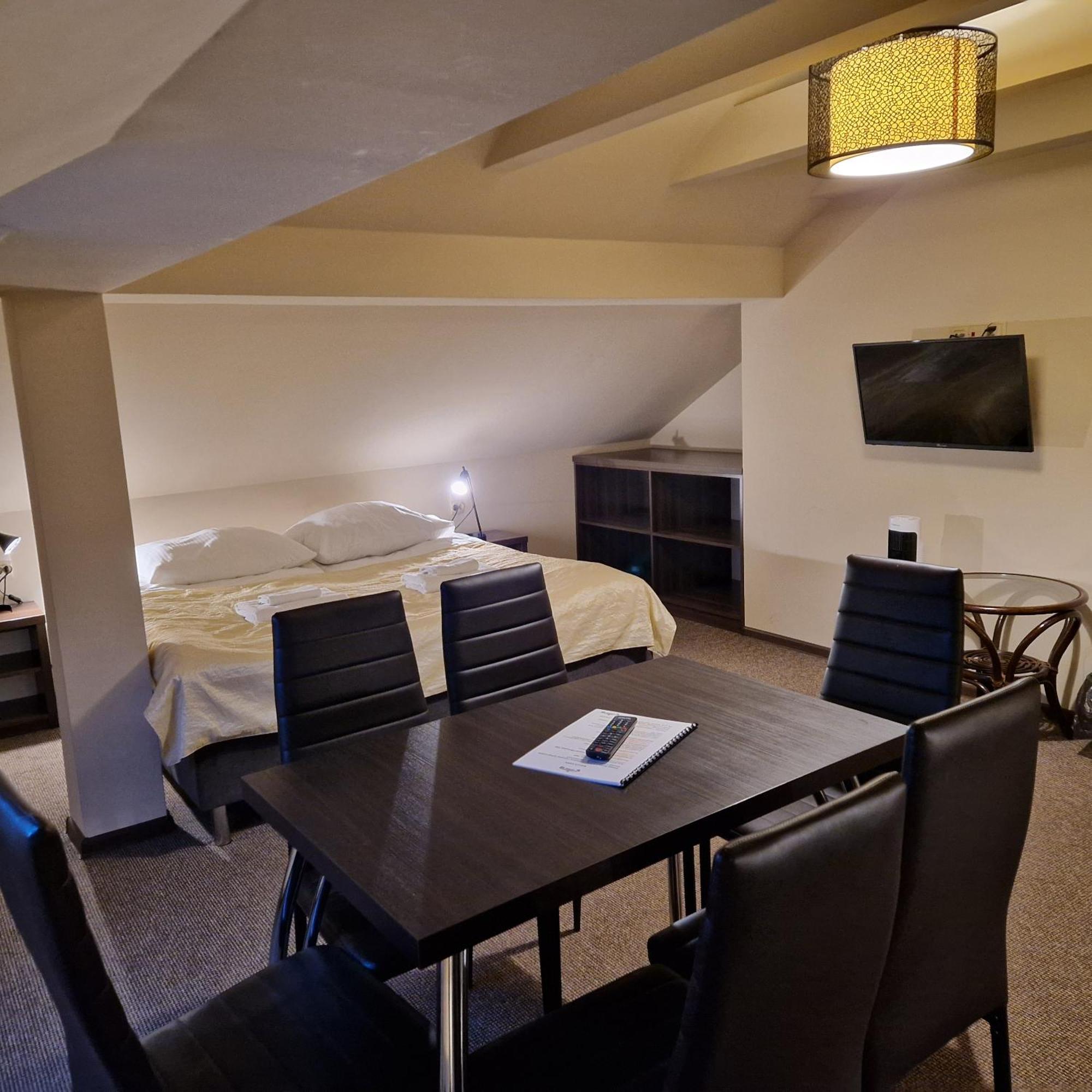 Tajemniczy Ogrod - Bed & Breakfast Szczytna